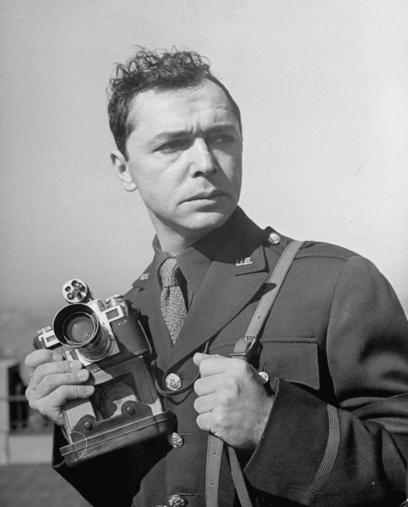 Eliot Elisofon on assignment during WWII. (Photo by Alfred Eisenstaedt/The LIFE Picture Collection © Meredith Corporation)