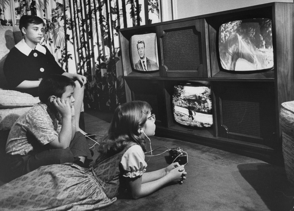 A "Three-Eyed TV Monster" created by Ulises Sanabria which permits simultaneous two- and three-screen viewing, 1961.