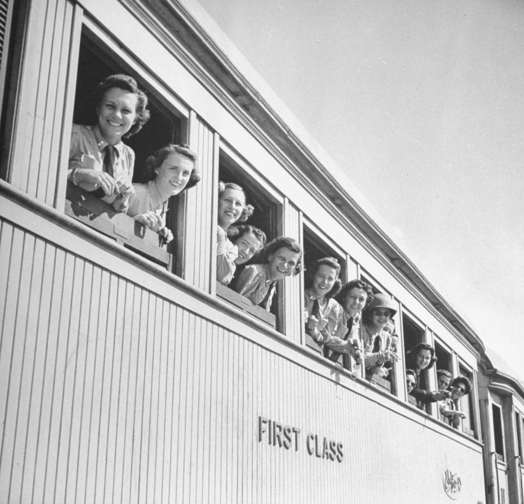 US Army nurses arriving in the Middle East. (Photo by Bob Landry/The LIFE Picture Collection © Meredith Corporation)
