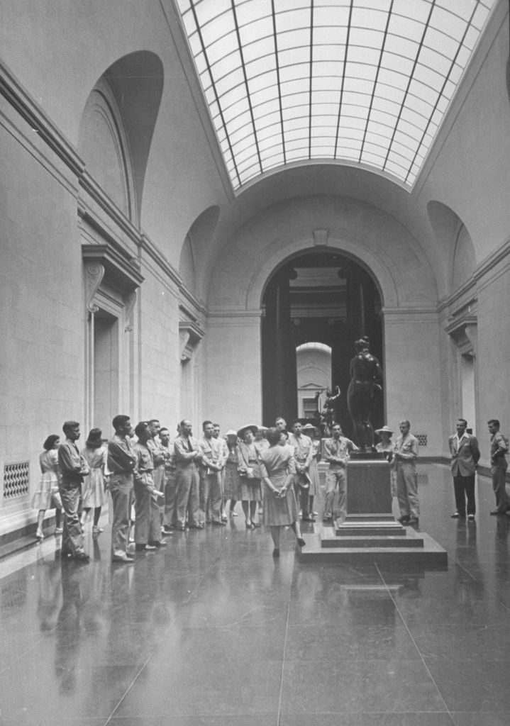 A view of people touring the National Gallery of Art. (Photo by Wallace Kirkland/The LIFE Picture Collection © Meredith Corporation)