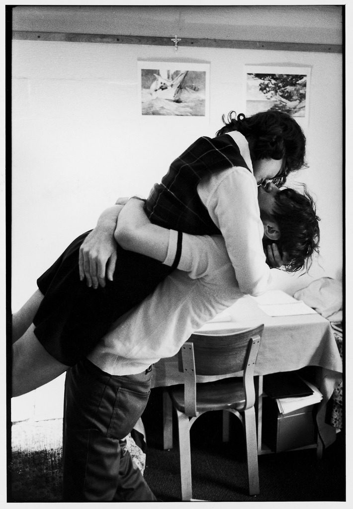 Oberlin College students kissing in a co-ed dorm. (Photo by Bill Ray/The LIFE Picture Collection © Meredith Corporation)
